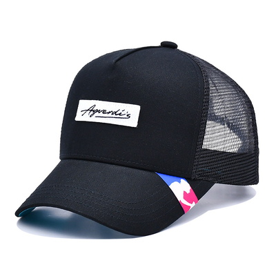 Katı Siyah Ağı Trucker Şapkası Özel Eğilmiş Kenar 5 Panel Trucker Şapkası
