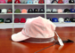Yetişkin Saten Beyzbol Şapkası Yumuşak Işlemeli Logo Metal Toka Yapılandırılmamış Beyzbol Şapkaları
