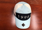 OEM Beyzbol Baba Şapkaları Siyah Ve Beyaz Yumuşak Baskı 1998 Logo Dokuma Plastik Toka
