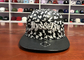 Unisex Özel Beyaz 3D Nakış 6 Paneller Pu Deri Düz Ağız Şapka Spor Kentsel Sokak Kap