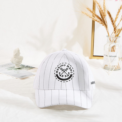Marino Madi Hip Hop İşlemeli Beyzbol Şapkaları Beyaz Renk Siyah Şerit