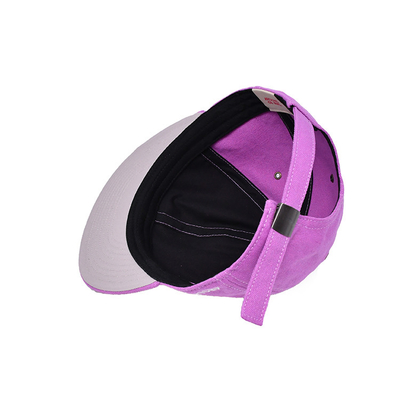 Flat Visor ve 3 boyutlu nakışlı logo ile özel pembe 6 panel snapback şapka