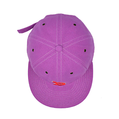 Flat Visor ve 3 boyutlu nakışlı logo ile özel pembe 6 panel snapback şapka