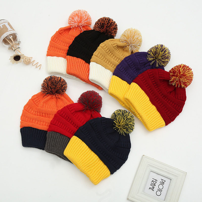 Sonbahar Kış Şapkası Eşleşen Dikiş Başlık Skully Modası Sıcak Pompom Pürü Pom Pom Pom Kadınlar İçin Çift Renkli Moda Başlık