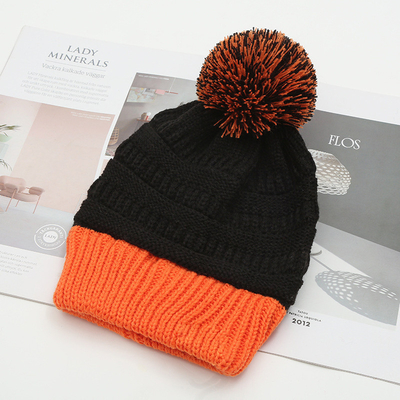 Sonbahar Kış Şapkası Eşleşen Dikiş Başlık Skully Modası Sıcak Pompom Pürü Pom Pom Pom Kadınlar İçin Çift Renkli Moda Başlık
