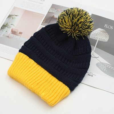 Sonbahar Kış Şapkası Eşleşen Dikiş Başlık Skully Modası Sıcak Pompom Pürü Pom Pom Pom Kadınlar İçin Çift Renkli Moda Başlık