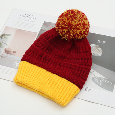 Sonbahar Kış Şapkası Eşleşen Dikiş Başlık Skully Modası Sıcak Pompom Pürü Pom Pom Pom Kadınlar İçin Çift Renkli Moda Başlık