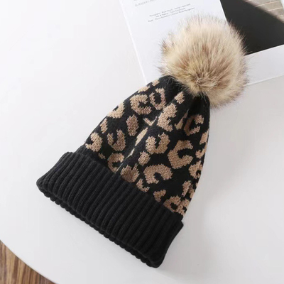 Yüksek Kaliteli Pom Pom Kış Leopard Baskı Beanie Toptan Yumuşak Sıcak Tricked Beanie Şapkalar