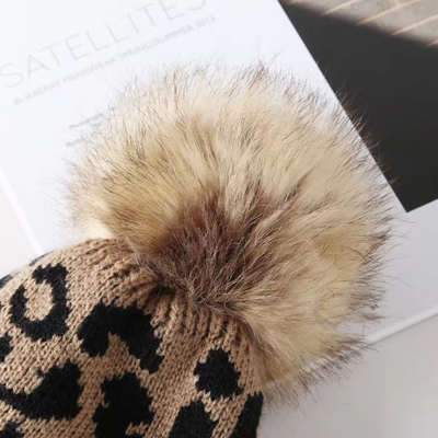 Yüksek Kaliteli Pom Pom Kış Leopard Baskı Beanie Toptan Yumuşak Sıcak Tricked Beanie Şapkalar