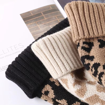 Yüksek Kaliteli Pom Pom Kış Leopard Baskı Beanie Toptan Yumuşak Sıcak Tricked Beanie Şapkalar