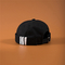 Yüksek Kaliteli Işlemeli Haddelenmiş Kapaklar, Özelleştirilmiş Plastik Toka Docker Caps, Yıkanmış Siyah Brimless Şapkalar